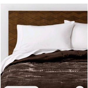 Opalhouse King Velvet Quilt